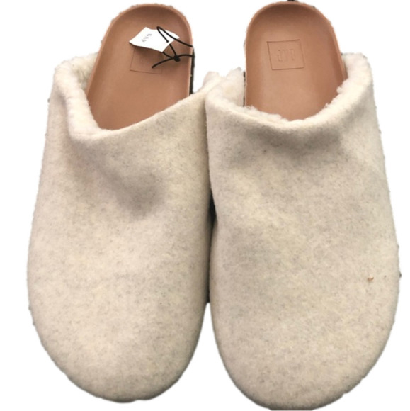NEW GAP Cozy Clogs, Ivory Frost - Picture 2 of 11